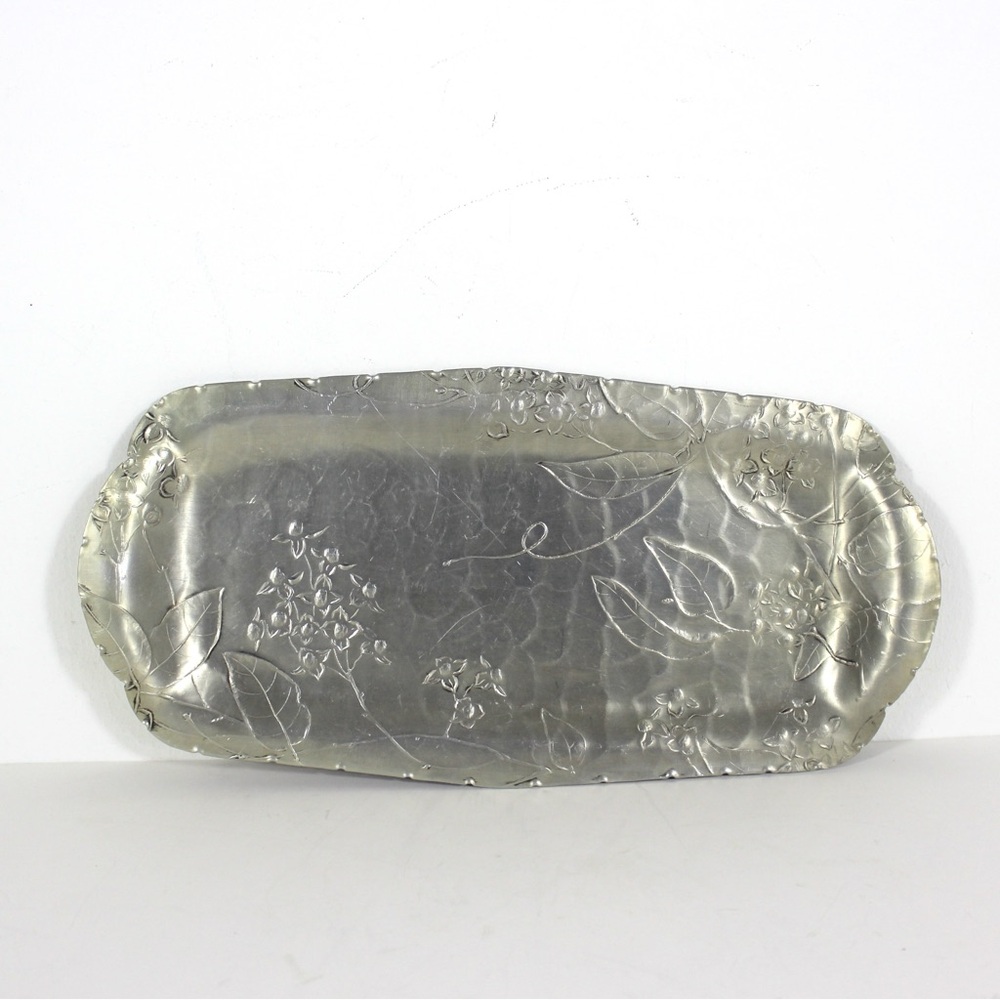 1960’s Wendell August Forge Dogwood MCM Hammered Aluminum Drinks Tray Vintage